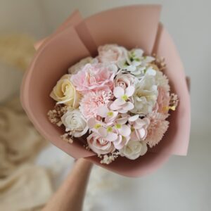 Bukiet mix kwiatów róże mydlane pastelowe Podziękowanie Ślub