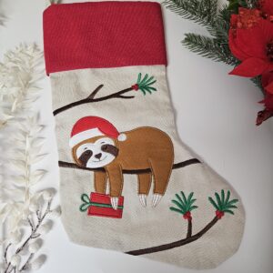 Personalizowana skarpeta świąteczna na kominek śpiący Leniwiec  🧦