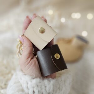 Skórzany Brelok z mini albumem