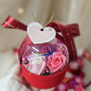 Flower Box Kopułka od Ręki różowe mydlane kwiaty