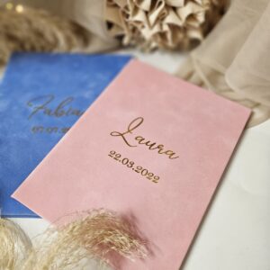 Personalizowana welurowa teczka na książeczkę zdrowia